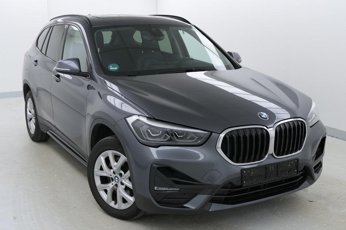 BMW X1sDrive20i Sport Line Pannodach LED Leder AHK HUD