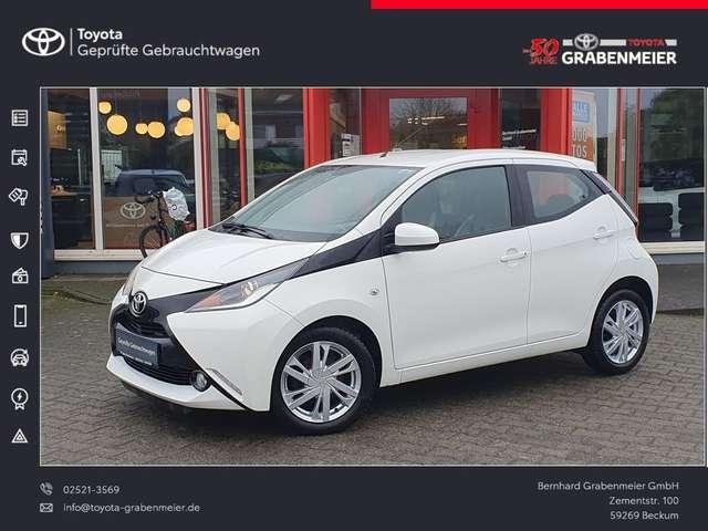 Toyota Aygo X x-play touch